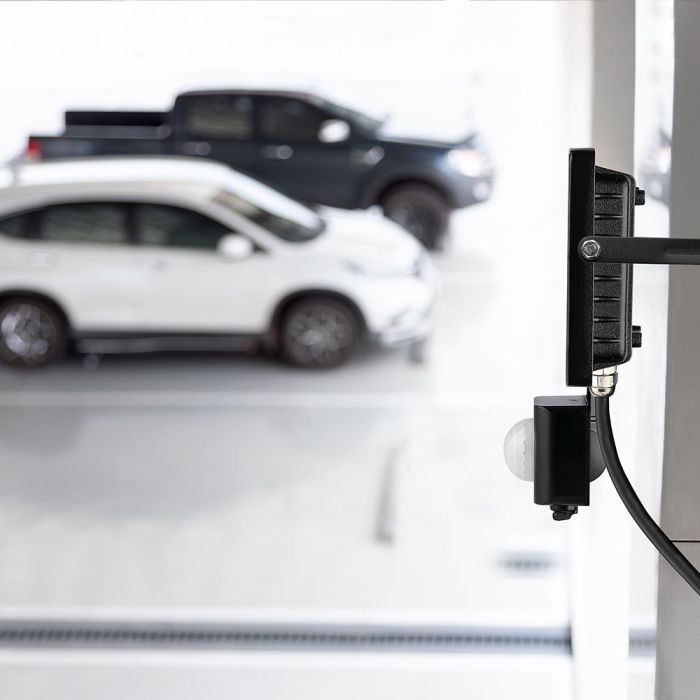 Proyector LED giratorio V-TAC - Samsung - Sensor PIR - Impermeable IP65 - Negro - 10W - 800 Lumens - 4000K-extra-2.webp